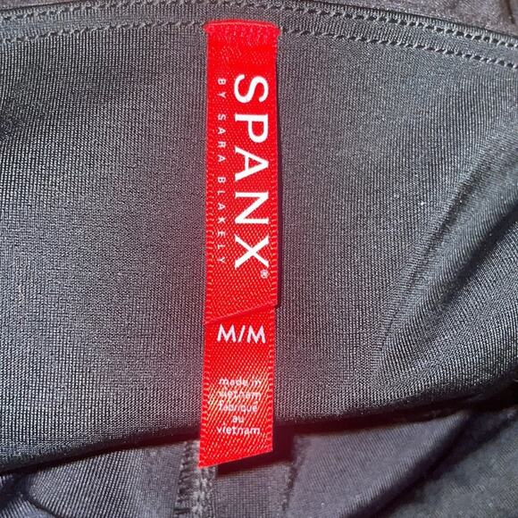 Spanx Women’s size Medium Faux Leather Moto Leggings in Black - Picture 4 of 8